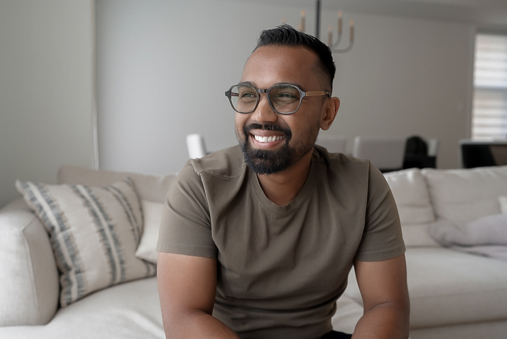 Beautifully crafted modern mens glasse. Buy online glasses for men. Green frames with walnut honed matt wooden temples. Premium high end materials designed sustainably. Buy online glasses by Protagonist eyewear. Quality stylish mens glasses